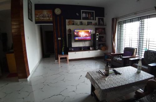 Chikkamagaluru House | Discover Shantha Krupa Guest House: Family and Pet-Friendly Stay
