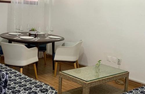 Central C Apartment | Explore Chambre Centre de Maputo: Pet-Friendly Comfort