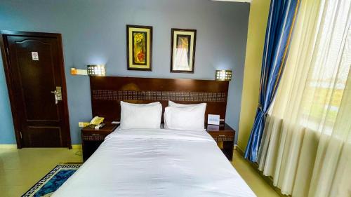 Igbobi Hotel | Budget-Friendly AHI Residence with Family Amenities