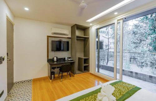 Chittaranjan Hotel | Budget-Friendly Mayur Hotel Near CR Park, New Delhi