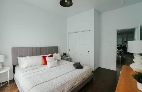 La Petite-Patrie Apartment | Modern Apartments on Main St - Guest Rated 9/10
