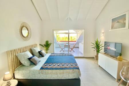 Cul de Sac House | Tranquil Suite S12B with Pool Near Pinel Island