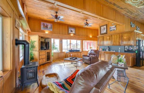 Salmon House | Pet-Friendly Salmon Vacation Rental with Mountain Views
