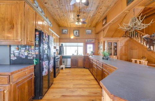 Salmon House | Pet-Friendly Salmon Vacation Rental with Mountain Views