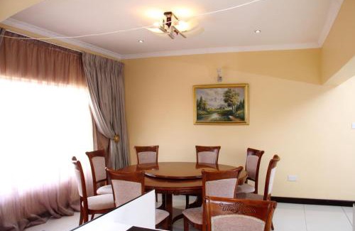 Lobatse Bed & Breakfast | Cozy Sondic Guesthouse: Family-Friendly with Breakfast