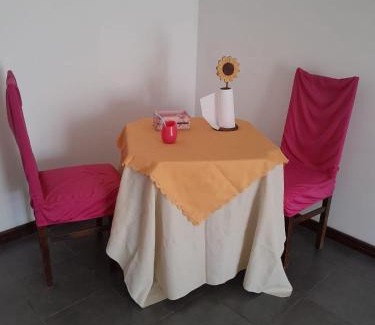 Ezpeleta Apartment | Discover Lomas de Quilmes: Pet-Friendly Retreat with Pool