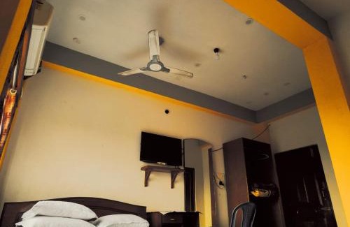 Diamond Harbour Hotel | Budget-Friendly Highland Park Abasik with Great Amenities