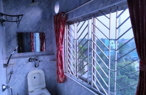 Diamond Harbour Hotel | Budget-Friendly Highland Park Abasik with Great Amenities