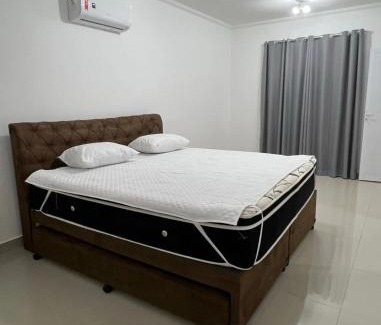 Jardim Acapulco House | Elegant Mansion Retreat in Jardim Acapulco with Pool