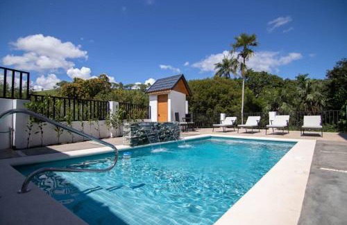 Inoa Villa | Relaxing Retreat at Casita Bower with Pool & Family Fun