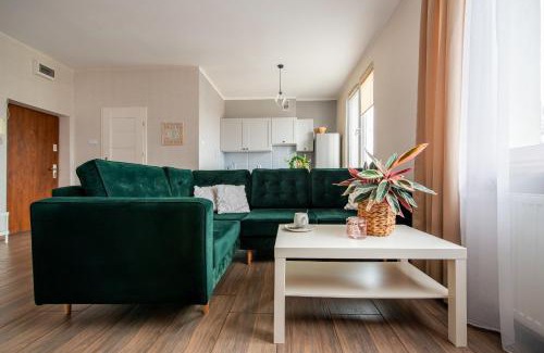 Ostroda Apartment | Cozy Ostróda Green Apartment with Pool & Ocean View