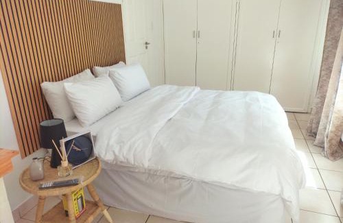 Greater Johannesburg Metropolitan Area Bed & Breakfast | Discover The Protea Nest: Ideal for Families with Pool Access