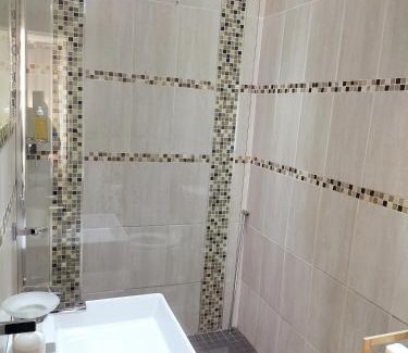 Greater Johannesburg Metropolitan Area Bed & Breakfast | Discover The Protea Nest: Ideal for Families with Pool Access