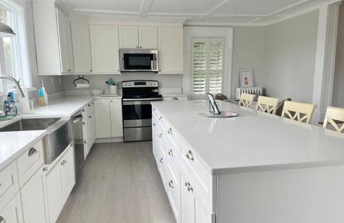 Wakefield Apartment | Convenient Condo Steps from Boston's Commuter Rail