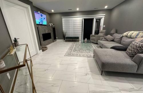 Ottawa Division House | Convenient Lake House 8 Minutes from Airport, Sleeps 13