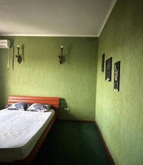 Coppetts Apartment | Family-Friendly LUV Apartment: Your Ideal Getaway Spot