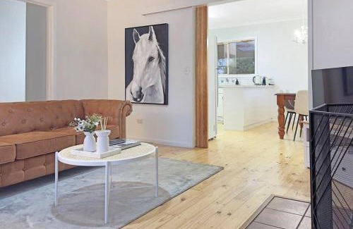 Romsey House | Family-Friendly Hawthorn Park Farm Homestead in Macedon Ranges