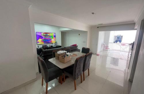 Morro do Maluf Apartment | Oceanfront Apartment Guarujá with Private Pool & Breakfast