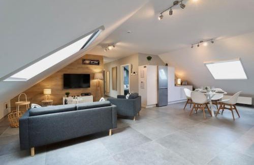 Filot House | Relaxing Escape at Le P’tit Filot with Spa and Hot Tub