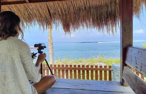 Hu'u Villa | Oceanfront Batu Bulat Villa at Lakey Peak for Families