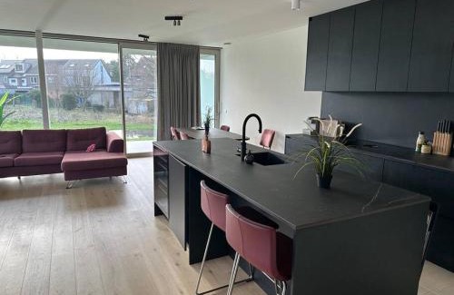 Maalte Apartment | Lake View Apartment in Gent: Wheelchair Accessible & Family-Friendly