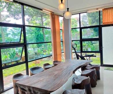Ambarawa Cabin | Discover Villa Omahe Dewe: Family & Pet-Friendly Escape