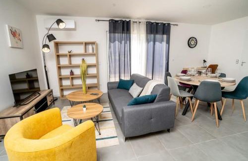 Lavaur House | Discover La Vauréenne - Family-Friendly Haven with Parking