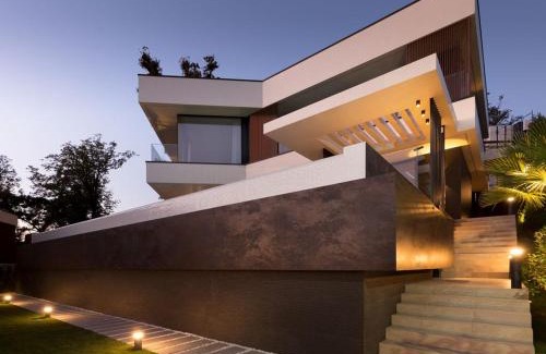 Tashkent Villa | Exciting Pet-Friendly Hotel with Pool and Family Amenities