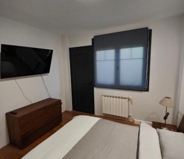 Sancibrian Apartment | Cozy Double Room with Private Bathroom for Families