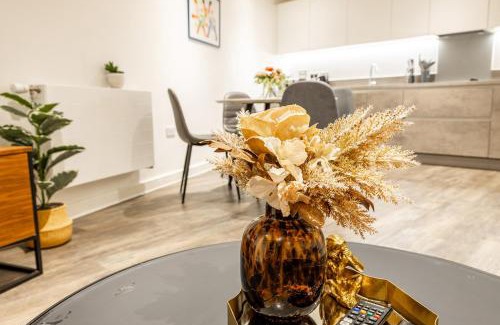 Gascoigne Apartment | Cozy Apartment & Child-Friendly Accommodation Awaits You