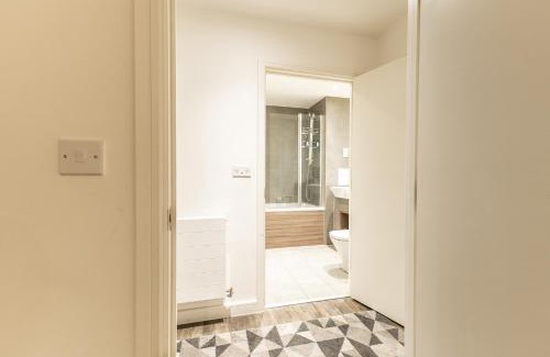 Gascoigne Apartment | Cozy Apartment & Child-Friendly Accommodation Awaits You