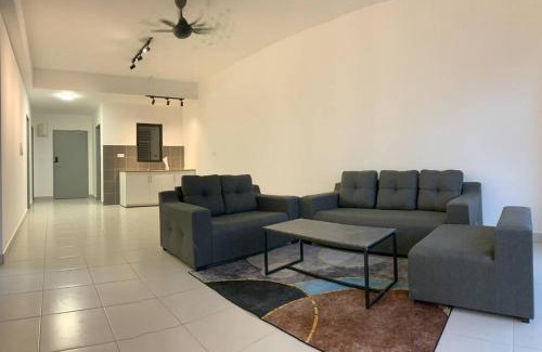 Cheras Apartment | Discover AnyLodge 74 @ Netizen Residence with Pool & Hot Tub