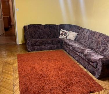 Tirnaveni Apartment | Spacious 3-Room Apartment for Your Perfect Getaway