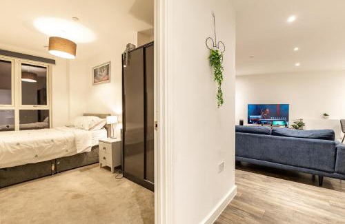 Gascoigne Apartment | Pet-Friendly Accommodation with Breakfast & Accessibility