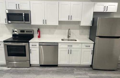 East Parkside Apartment | Inviting 1717 Apt 2 - Ideal for Families and Pet Lovers