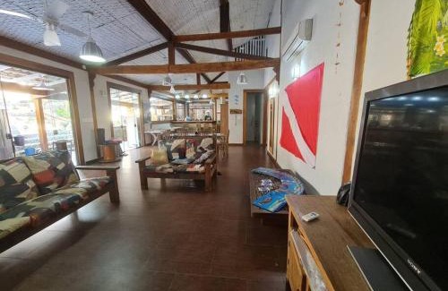 Portinho House | Discover Ilhabela: Guest House for Natal or Réveillon Fun!