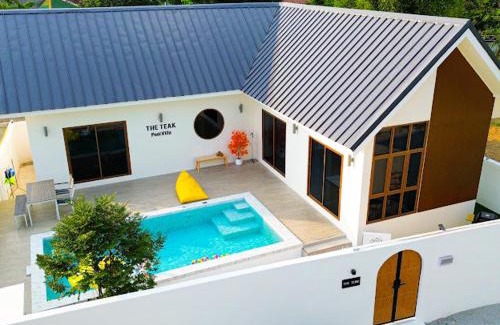 Sattahip Villa | Experience The Teak Poolvilla: Family-Friendly Retreat