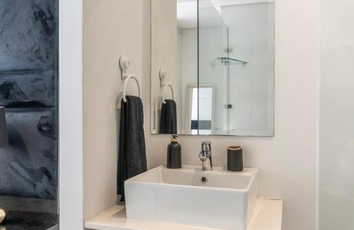 Hillhead Apartment | Ocean Dunes: Pet-Friendly Getaway with Sea Views