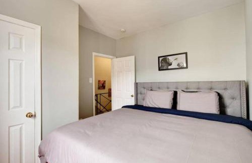 H Street Corridor Apartment | Comfort Meets Convenience at Marvin's - Capital Hill