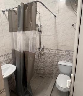 Osh House | Budget-Friendly New Rise: Ideal for Family Getaways