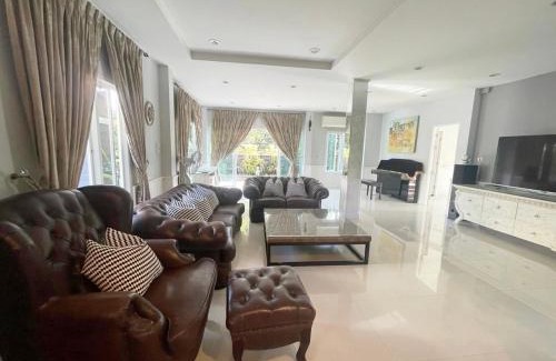 Pak Chong House | Family-Friendly Retreat at Casa Bella Khao Yai with Hot Tub