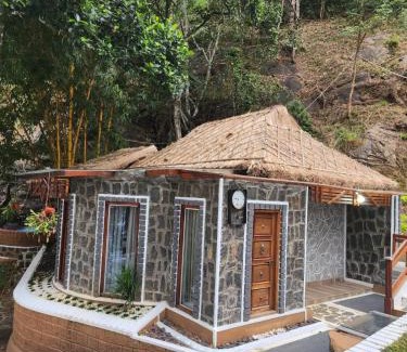 Udumbanchola Villa | Inviting Highrange KPM Resort with Pool & Family Amenities