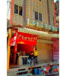 Omkareshwar Hotel | Budget-Friendly Getaway at SB PALACE with Breakfast Included