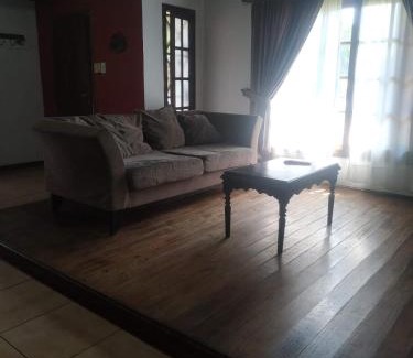Miramar House | Family-Friendly Chalet en Miramar with Great Amenities