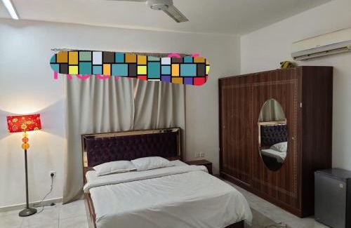 Al Koudh Hotel | Experience Comfort at قصر الياسمين 2 with Breakfast Included