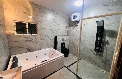 Narasapura Villa | Pet-Friendly Prakruthi Farm House with Pool & Hot Tub