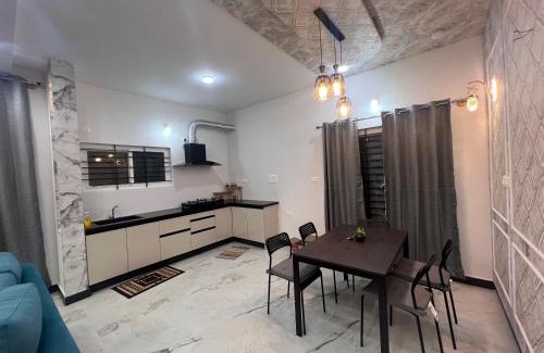Narasapura Villa | Pet-Friendly Prakruthi Farm House with Pool & Hot Tub