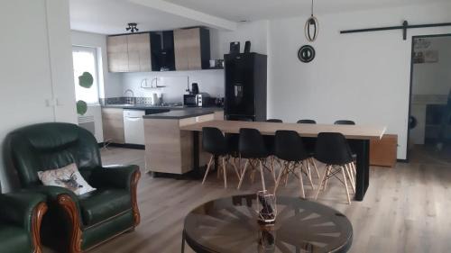 Uhart-Cize House | Family-Friendly Stay at Maison Pausa Lekua for Your Getaway