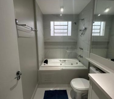 Neva Villa | Cozy Casa in the Heart of the City - Family & Pet Friendly