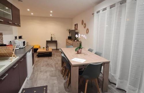 Saline House | Garden Retreat: Family & Pet-Friendly Maison Awaits You